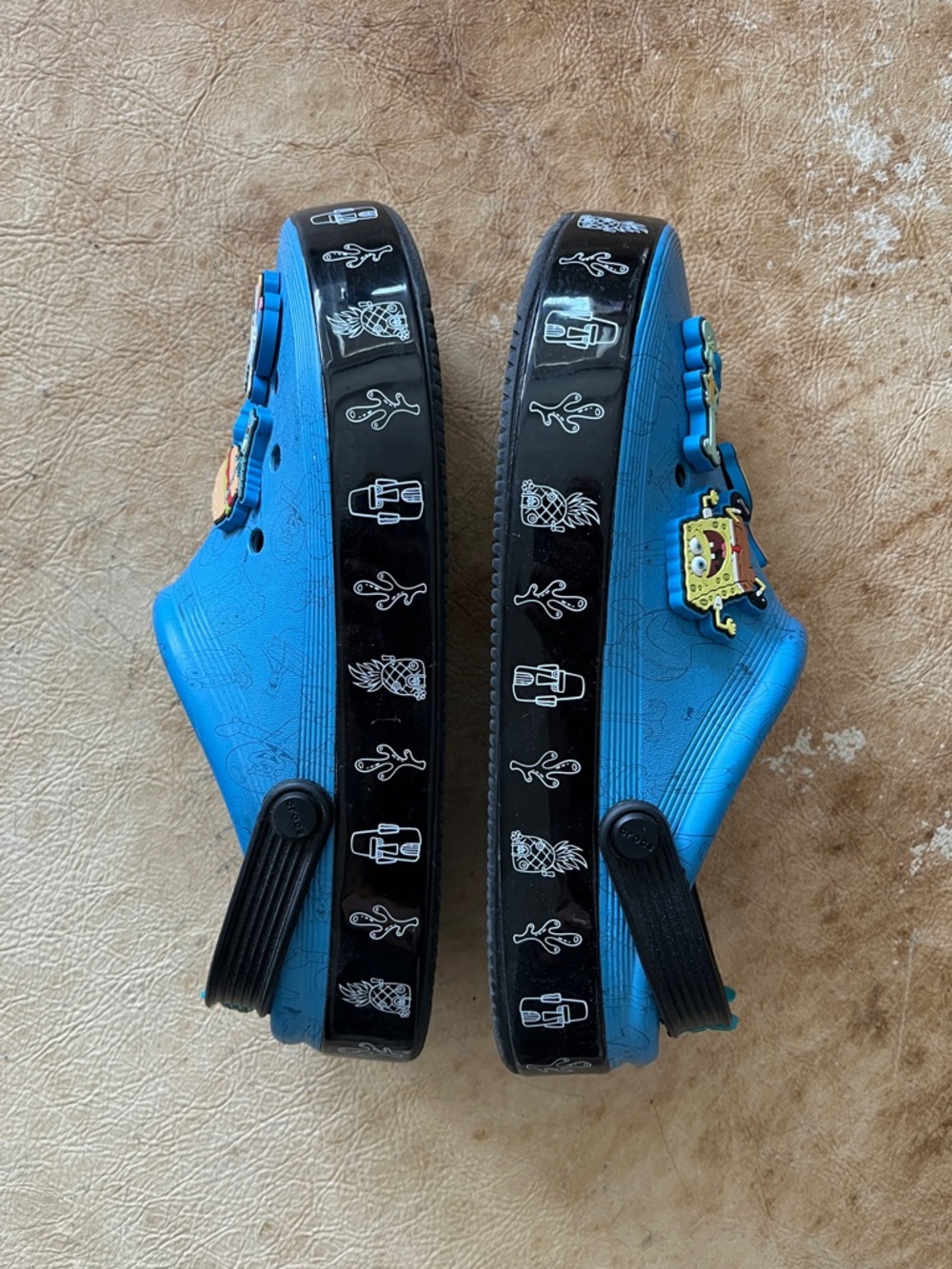 CROCS x SpongeBob size 9M/11W - Picture 4 of 5